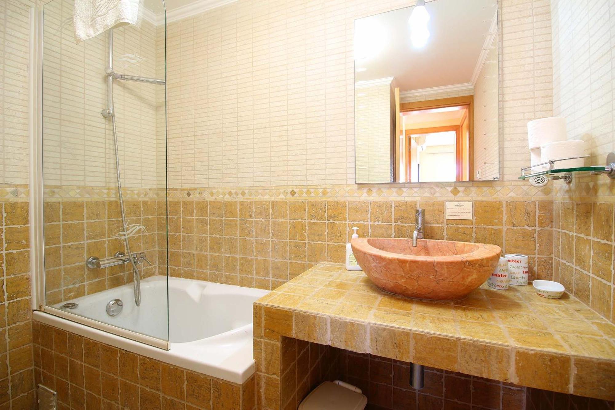Quinta Dos Vales Wine Estate Guest House Estômbar Екстериор снимка